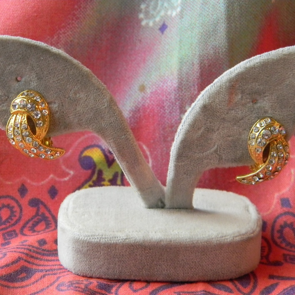 Gold Swirls With Stones Earring's